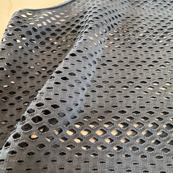 lululemon athletica Blue Mesh Boxy Cropped Tank Top / Medium - Picture 3 of 7